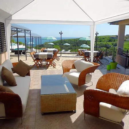 Pensiune Villa Topola