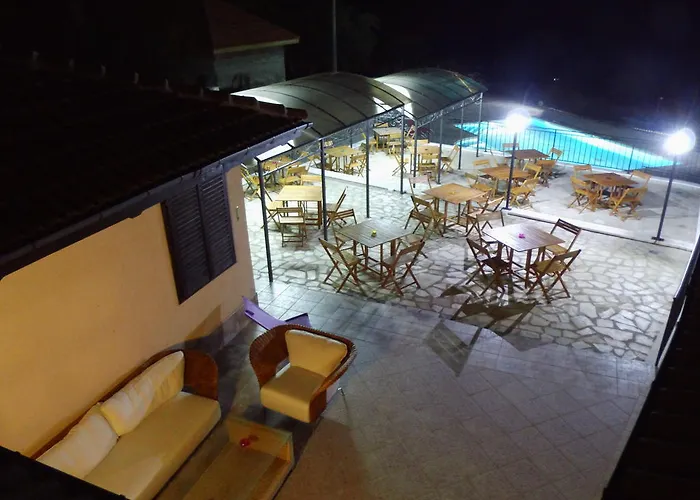 Къща за гости Вила Топола