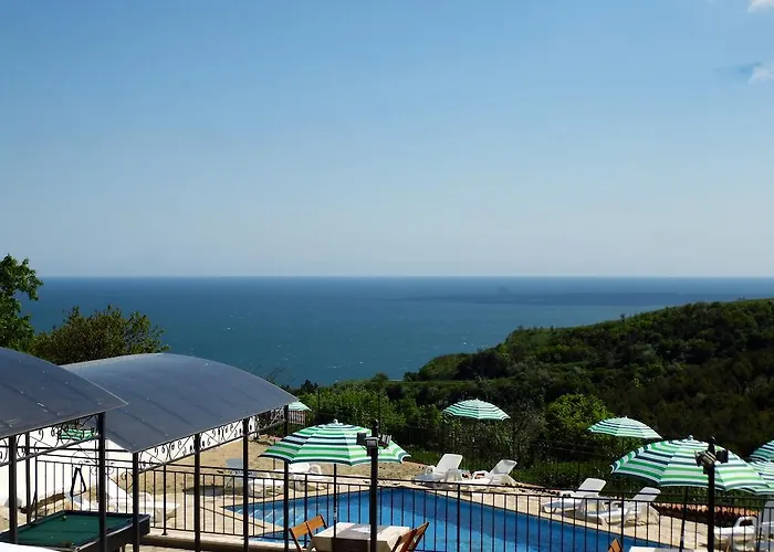 Вила Топола *