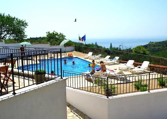 Вила Топола *