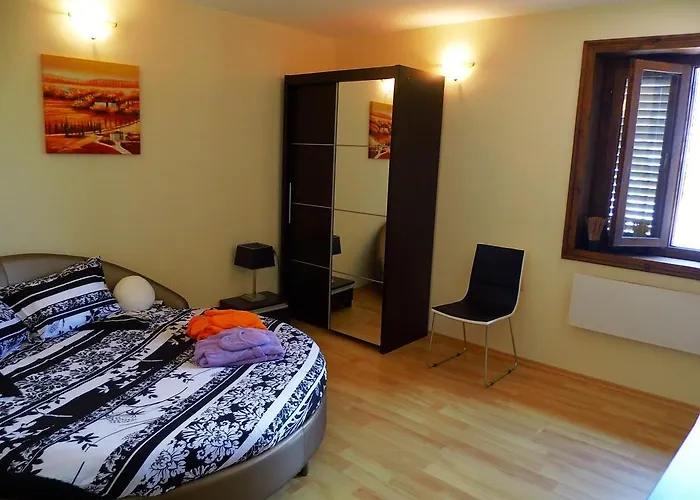 Къща за гости Вила Топола